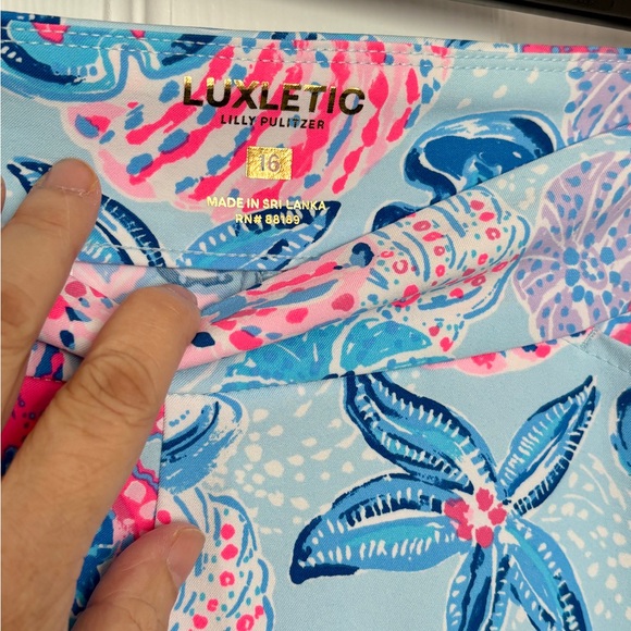 Lilly Pulitzer Luxletic Print capri pants - Picture 3 of 4